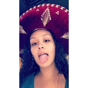Meet your Posher, Leticia